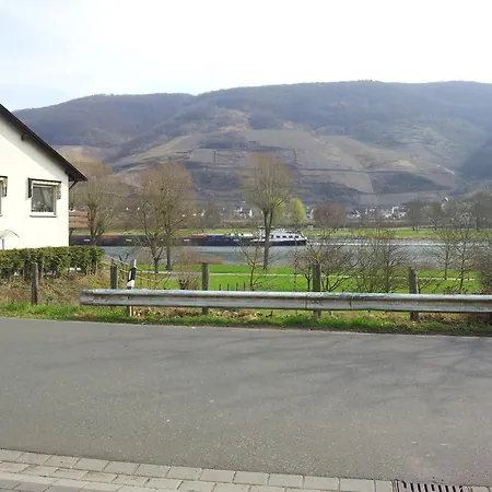 Zur Bruecke